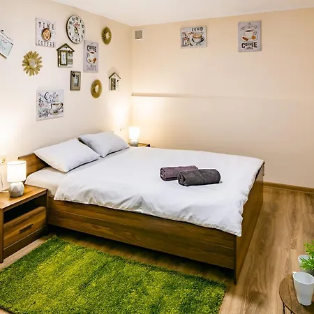 Romari Rynok Square 3 Apartment